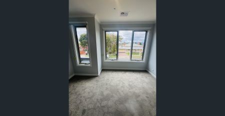 Stunning Brand New Built Hamptons 2-Storey Home - Photo 4