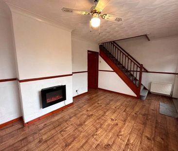 2 bedroom semi-detached house to rent - Photo 2