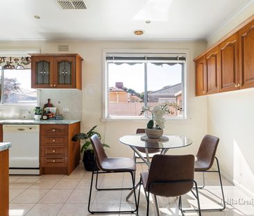 32 Club Avenue, Kingsbury VIC 3083 - House For Rent | Domain - Photo 5