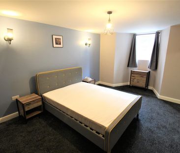 Flat, Edinburgh Road, Armley, LS12 3RW, Leeds - Photo 2