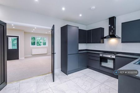 3 bedroom terraced house to rent - Photo 3