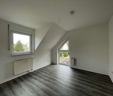 Familien aufgepasst! Renovierte Doppelhaushälfte mit Keller + Stell... - Photo 6