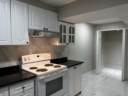 For Lease - 411 Bristol Road, Mississauga, Ontario - Photo 3