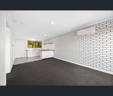 2/619 Neill Street, Soldiers Hill, Vic 3350 - Photo 2