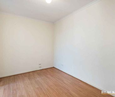 3 Bedroom Home In Florey - Photo 4