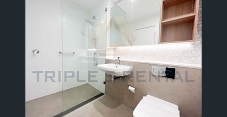 Spacious and Stunning 2 Bedrooms with super convenient location! - Photo 4
