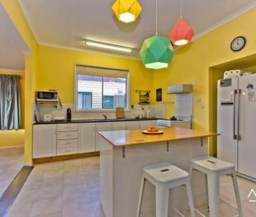 Room for Rent - Convenient Location, For Single Occupancy Only - Photo 2