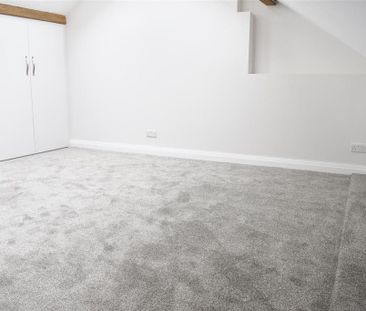 1 bedroom duplex to rent - Photo 2