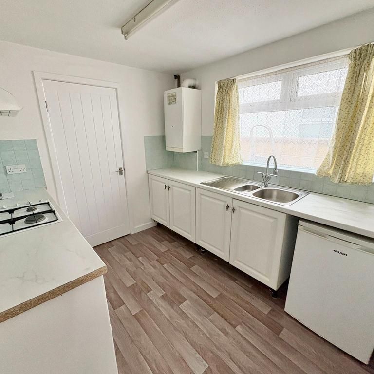 2 bedroom terraced house to rent - Photo 1