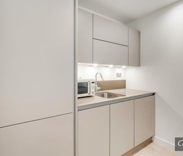 Stratosphere Tower, 55 Great Eastern Road, Stratford - Photo 4