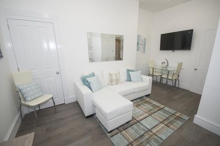 2 bedroom flat to rent - Photo 4
