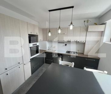 Priveliste exceptionala! Apartament 3 camere cu terasa, zona Consul - Photo 4