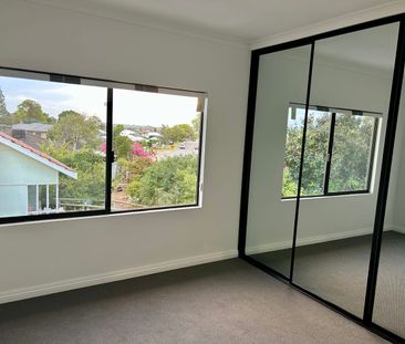 4-Bedroom (2 Master Bedrooms) 3-Bathroom Home - Photo 2