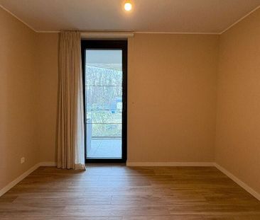 Appartement te huur in Genk voor € 850 met 1 slaapkamer - Photo 3