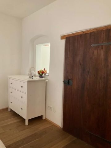 Charmante Altbau-Wohnung mit Loggia und einem Garten - Foto 5