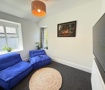 7 Holyhead Road - Photo 1
