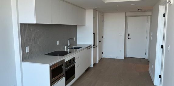 New 38th-floor Lease Transfer in Downtown Montreal - Photo 2