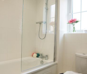 2 bedroom terraced house to rent - Photo 3