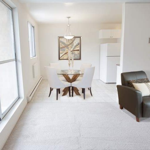 Oxford Park Towers - Photo 1