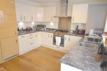 3 bedroom House To Let - Photo 5