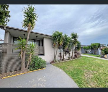 5 Traminer Place, Eschol Park, NSW 2558 - Photo 1