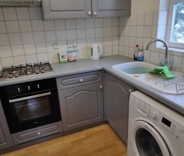 2 bedroom maisonette to rent - Photo 3