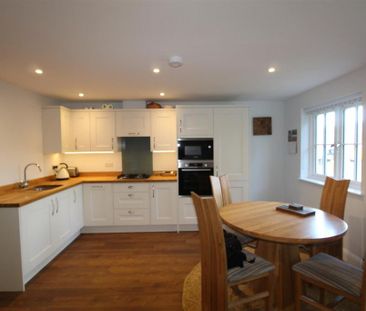 2 bedroom terraced house to rent - Photo 5