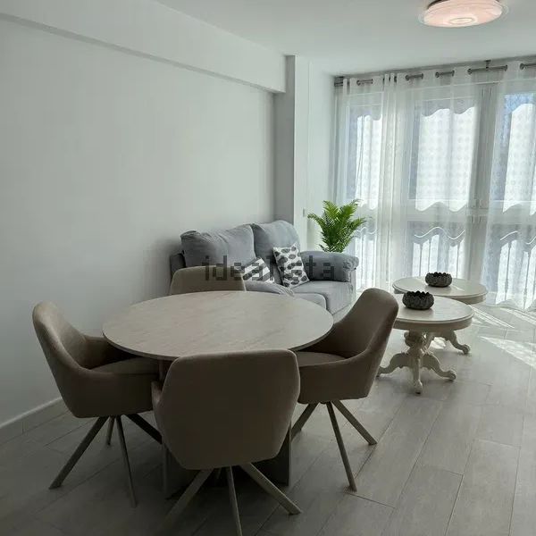 Alquiler de piso en Paseo Reding, 29 - Photo 1