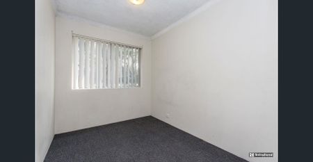 Convenient Ground Floor Living Close to Penrith CBD - Photo 4