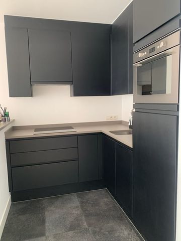 Appartement te huur - foto 2
