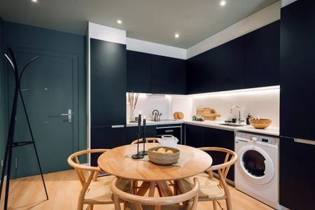 Carrer de Sicília, Barcelona, Catalonia 08013 - Photo 4