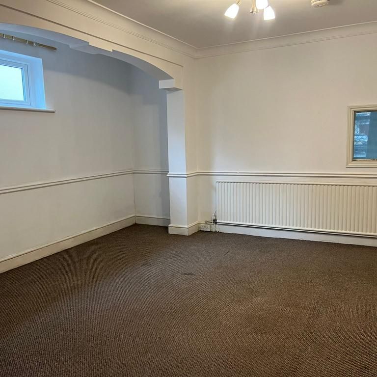 7 bedroom semi-detached house to rent - Photo 1