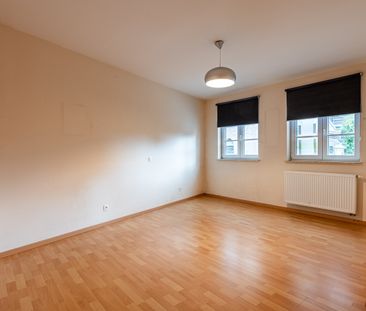 Sfeervol appartement te huur in het hart van Eeklo - Photo 1