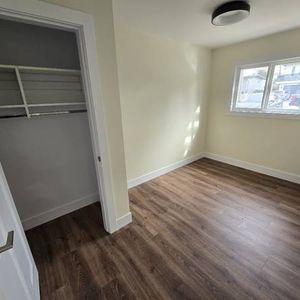 Ground level suite for rent - Photo 2