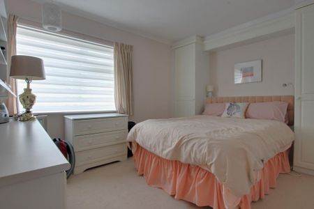 4 bedroom detached house to rent - Photo 5