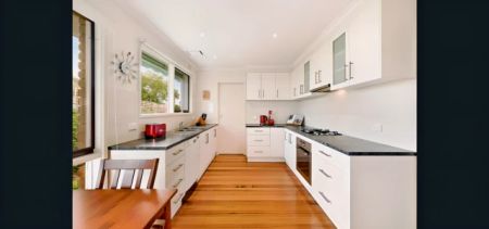 3/5 Florence Road, Surrey Hills, Melbourne - Photo 2