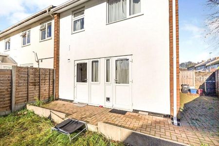 1 bedroom studio to rent - Photo 2