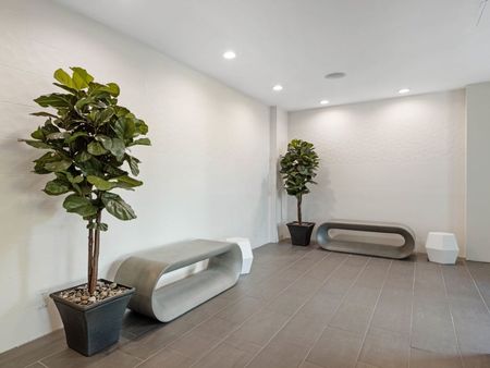 St. Laurent Boulevard - Photo 5