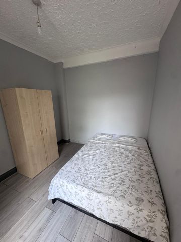 Room in a Shared House, Derby Road, E7 - Photo 4