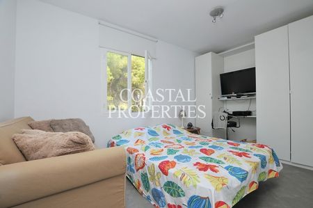 3 bedroom townhouse for rent in a popular community with swimming pool Sol de Mallorca, Mallorca, Spain - Photo 4