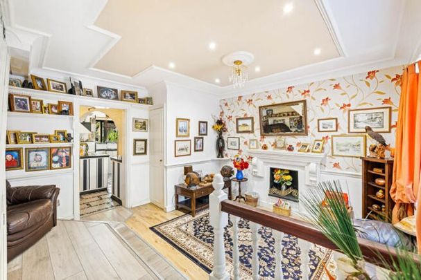 Stockers Lane, Woking - 4 bedrooms Property for lettings - Seymours - Photo 1