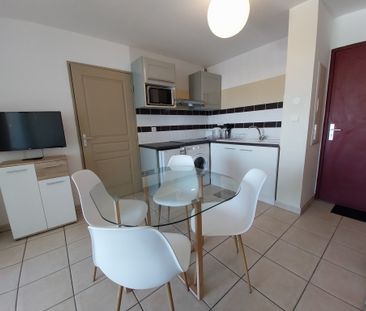 Location Appartement 2 pièces 30m² ST DENIS 97490 - Photo 6