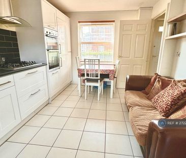 1 bedroom in a house share to rent - Photo 4