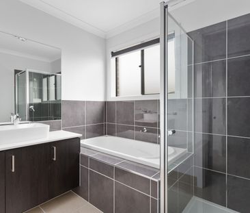 61 Goshawk Drive, Pakenham VIC 3810 - House For Rent | Domain - Photo 5