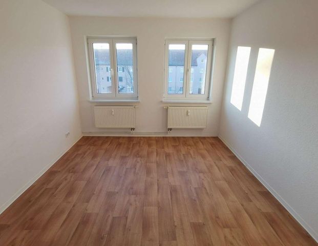 Nachgefragte großzügige 3-Raum-Wohnung mit Balkon in der beliebten Gartenstadt - Photo 1