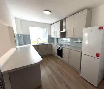 Holly Lodge, West End Lane, HA5 - Photo 4