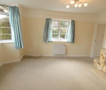3 bedroom detached bungalow to rent - Photo 3