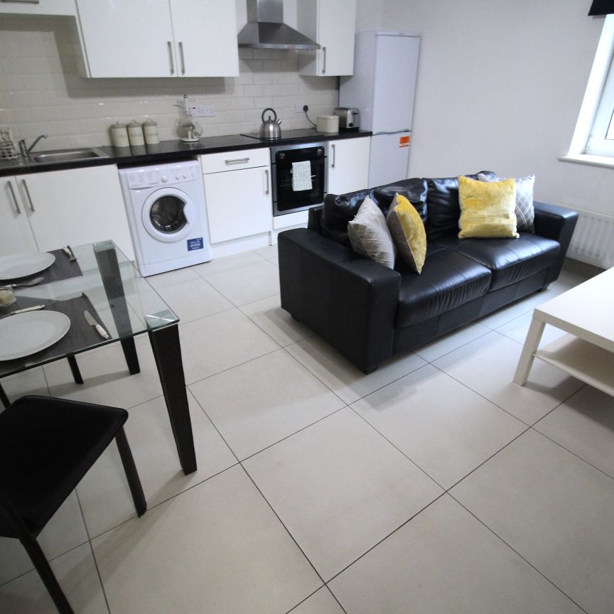 Flat 8, Samara Plaza, LS2 9DU, Leeds - Photo 1