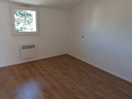 Location Appartement 2 pièces 46m² CAHORS 46000 - Photo 2