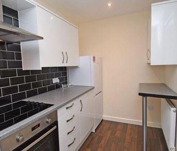 2 bedroom semi-detached house to rent - Photo 3